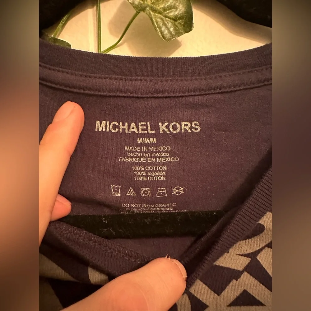 Michael Kors Mens Navy MK Logo Print T-shirt - Picture 3 of 3